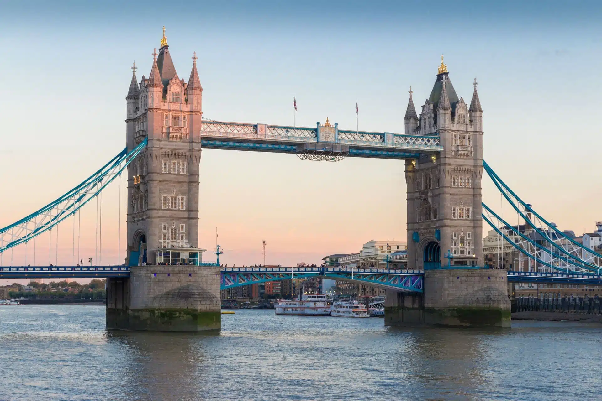 ロンドン・タワーブリッジ・ツアー 2026 - 究極の体験